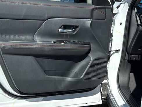 New 2026 Nissan Kicks SR w/ Cold Weather Package image 23