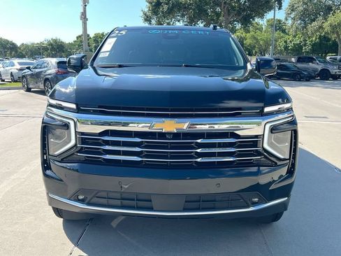 Used 2025 Chevrolet Suburban LT w/ Comfort Package RWD image 2