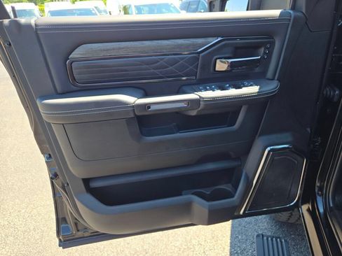 Certified 2025 RAM 3500 Limited AWD/4WD image 28