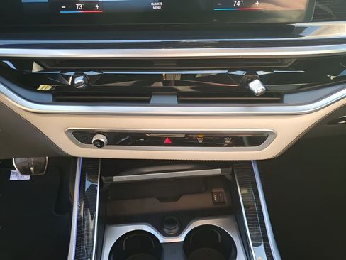 Used 2023 BMW X7 M60i w/ Executive Package image 40