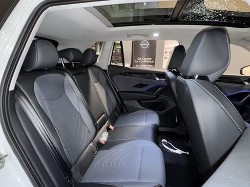 New 2026 Volkswagen Tiguan SE AWD/4WD image 9
