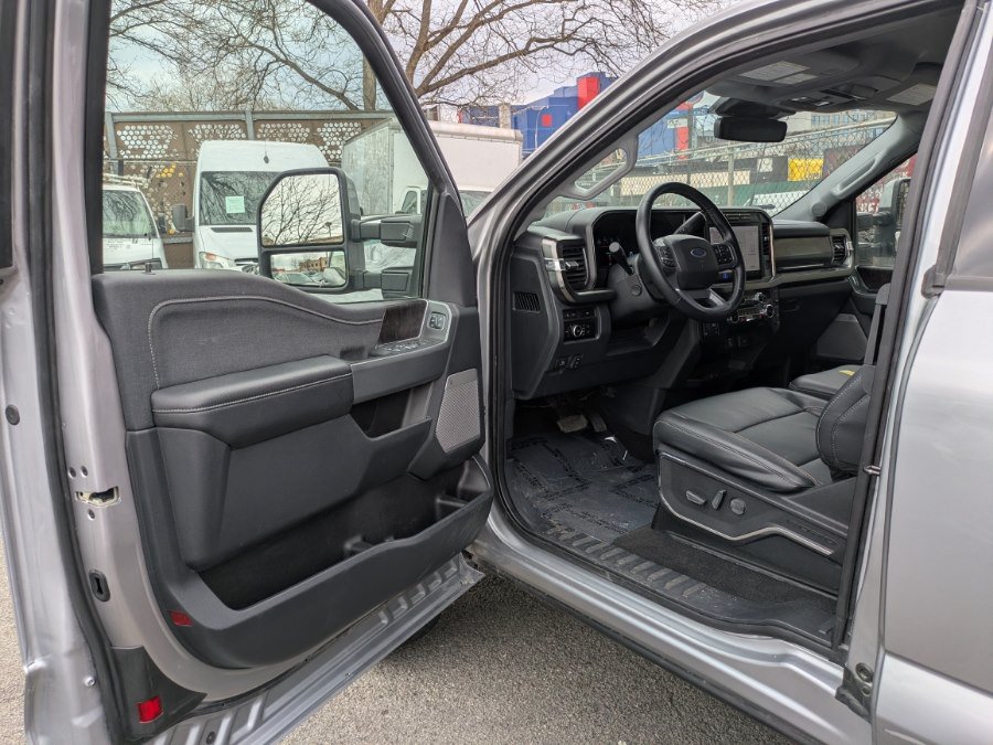 Used 2023 Ford F250 Lariat AWD/4WD image 9
