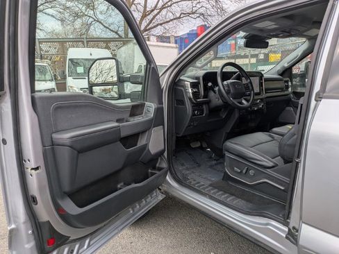 Used 2023 Ford F250 Lariat image 9