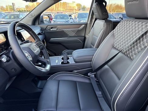 New 2026 GMC Acadia Denali w/ Super Cruise Package FWD image 5