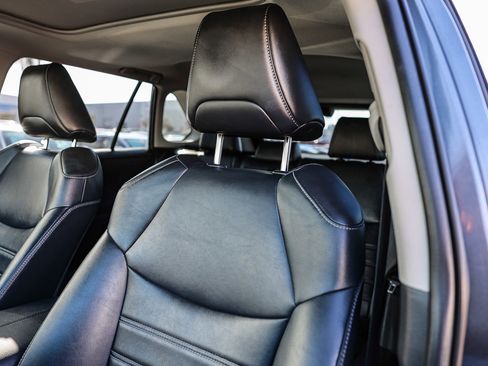 Used 2020 Toyota RAV4 Limited image 16