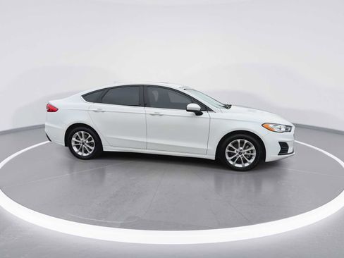 Used 2020 Ford Fusion SE FWD image 9