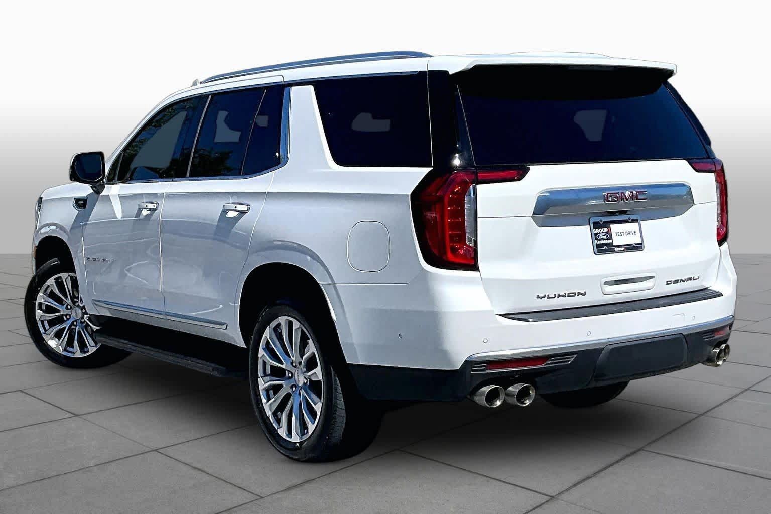 Used 2024 GMC Yukon Denali w/ Advanced Technology Package AWD/4WD image 12