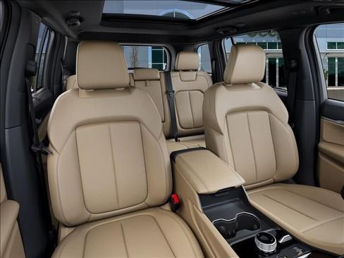 New 2026 Jeep Grand Cherokee Limited w/ Luxury Tech Group II AWD/4WD image 16