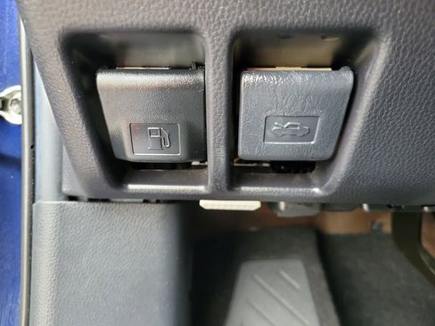 Used 2021 Toyota RAV4 XLE image 31