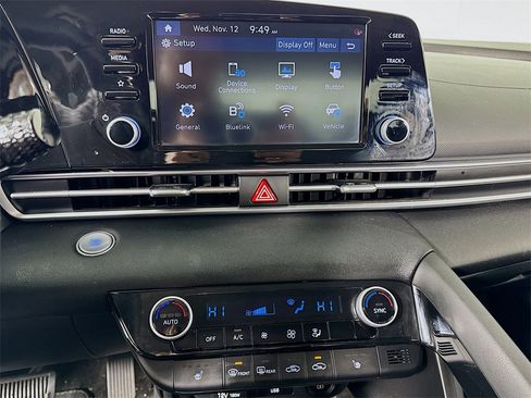 Used 2021 Hyundai Elantra SEL w/ Convenience Package image 19