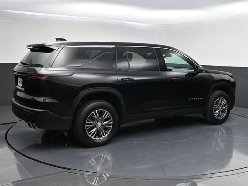 Used 2024 Chevrolet Traverse LS FWD image 7