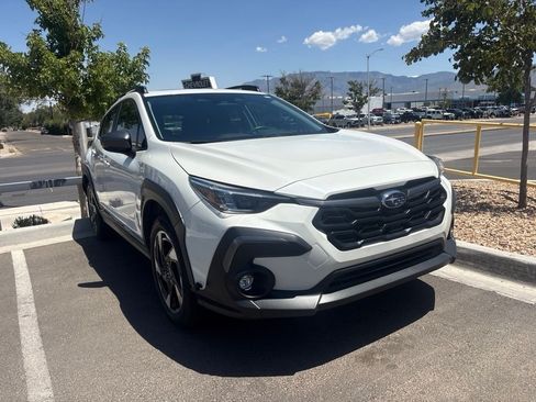 Used 2025 Subaru Crosstrek 2.5i Limited w/ Crosstrek Mirror Package AWD/4WD image 3