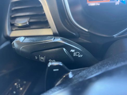 Used 2019 Ford Fusion SE image 12