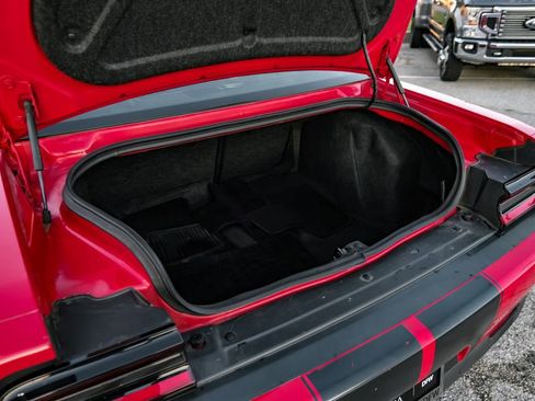 Used 2015 Dodge Challenger SRT w/ Technology Group image 58