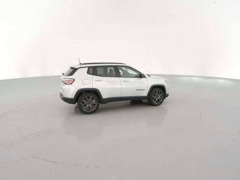 New 2026 Jeep Compass Latitude image 13