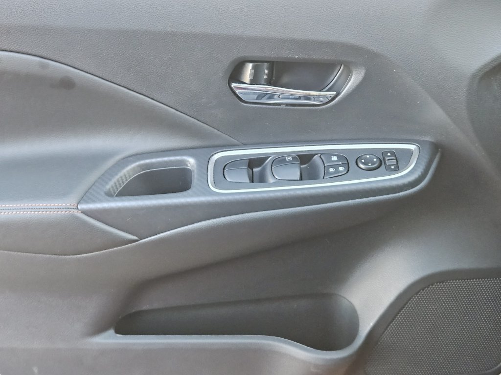 Used 2025 Nissan Versa SR w/ Trunk Package FWD image 15