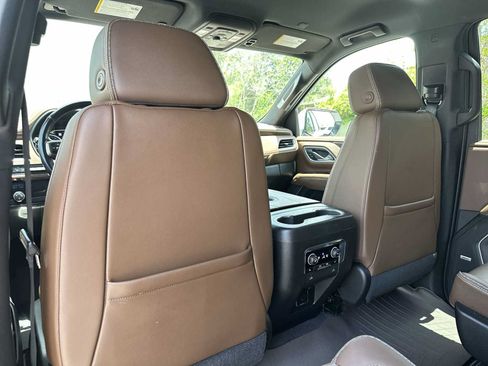 Used 2021 Chevrolet Tahoe High Country RWD image 16