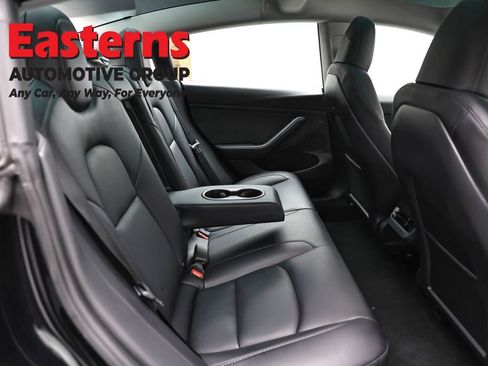 Used 2023 Tesla Model 3 Standard Range image 17