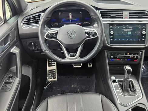 Certified 2023 Volkswagen Tiguan SE R-Line FWD image 12