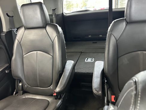 Used 2017 GMC Acadia Limited SLT image 7