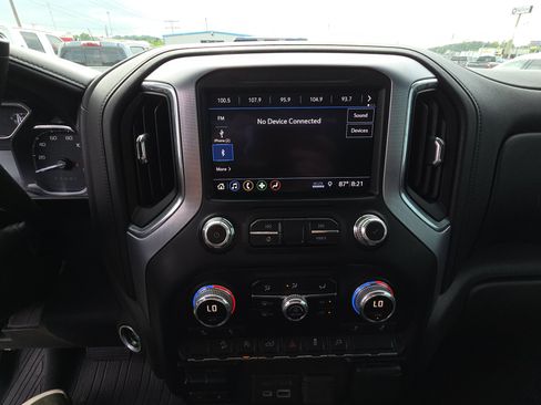 Used 2019 GMC Sierra 1500 SLT w/ X31 Off-Road Package AWD/4WD image 11