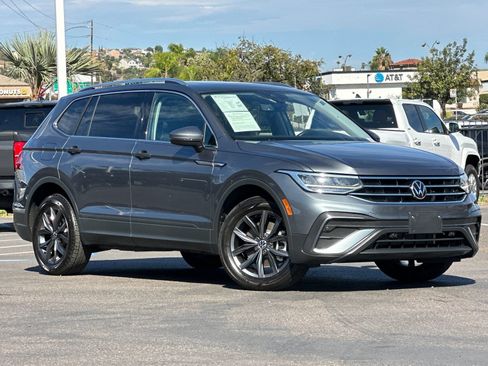 Used 2023 Volkswagen Tiguan SE FWD image 8