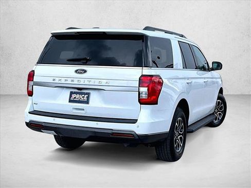 Used 2024 Ford Expedition XLT RWD image 2