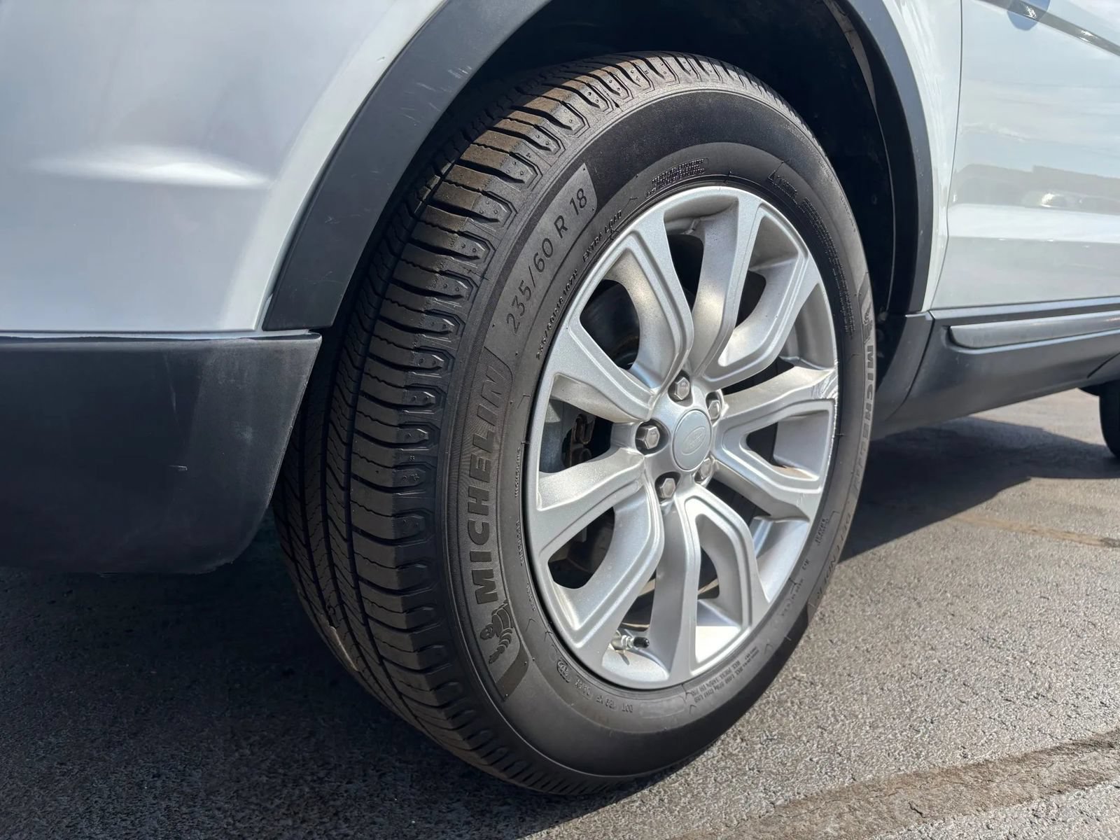 Used 2019 Land Rover Range Rover Evoque SE Premium AWD/4WD image 18