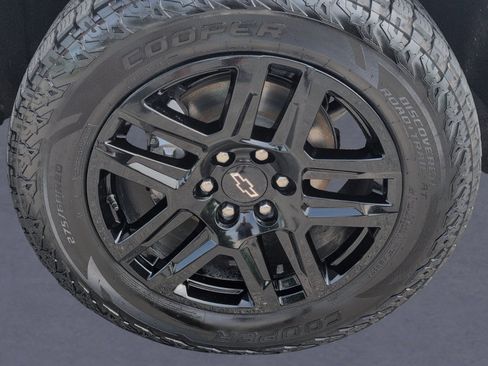 Used 2023 Chevrolet Silverado 1500 Custom AWD/4WD image 39