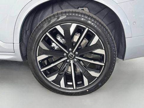 New 2026 Volvo XC90 B6 Plus w/ Protection Package Premier AWD/4WD image 34