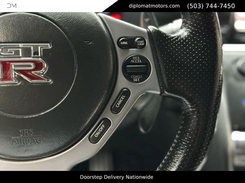 Used 2009 Nissan GT-R Premium image 34