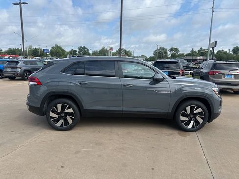 New 2026 Volkswagen Atlas Cross Sport SE AWD/4WD image 4