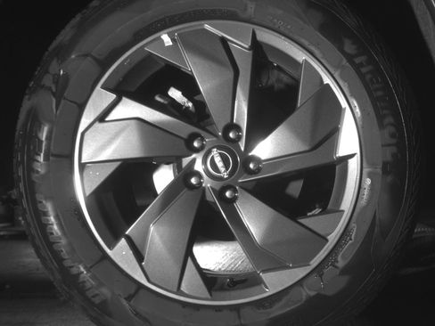 Used 2025 Nissan Rogue SV AWD/4WD image 15