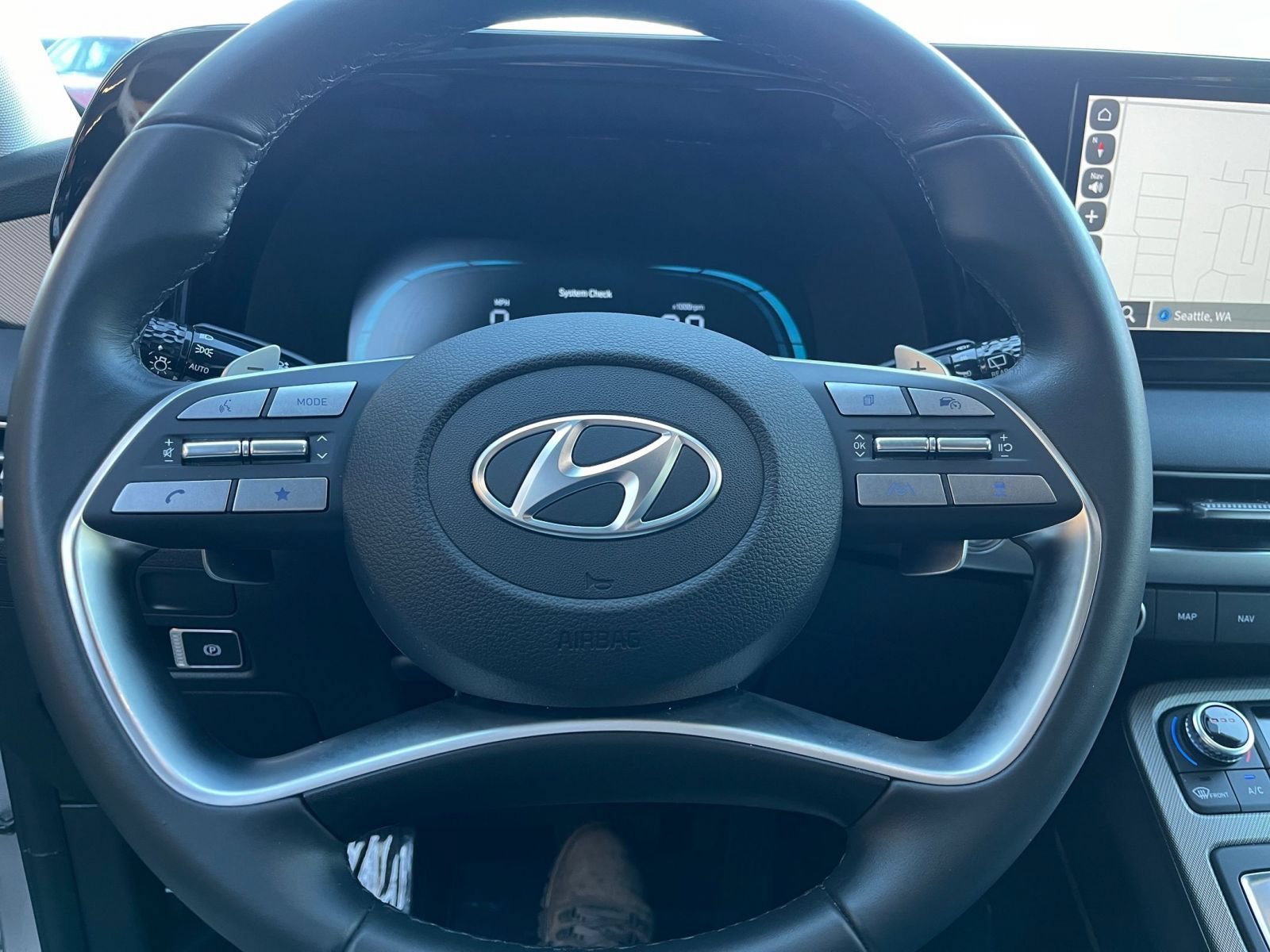 Used 2025 Hyundai Palisade SEL FWD image 31
