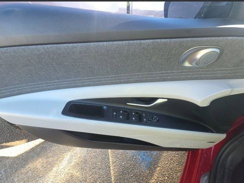 Used 2022 Hyundai Elantra Limited w/ Cargo Package image 25