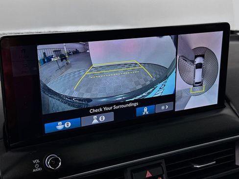 New 2026 Honda Pilot Touring image 14