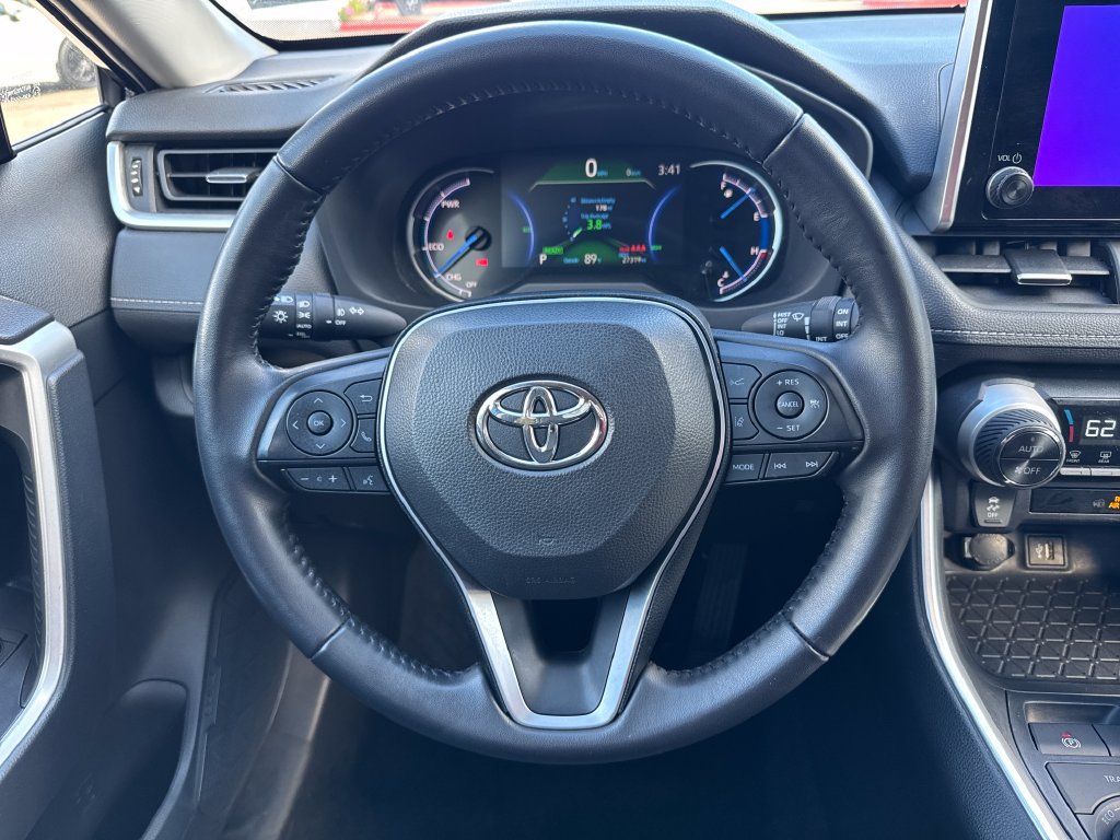 Certified 2025 Toyota RAV4 XLE Premium AWD/4WD image 17