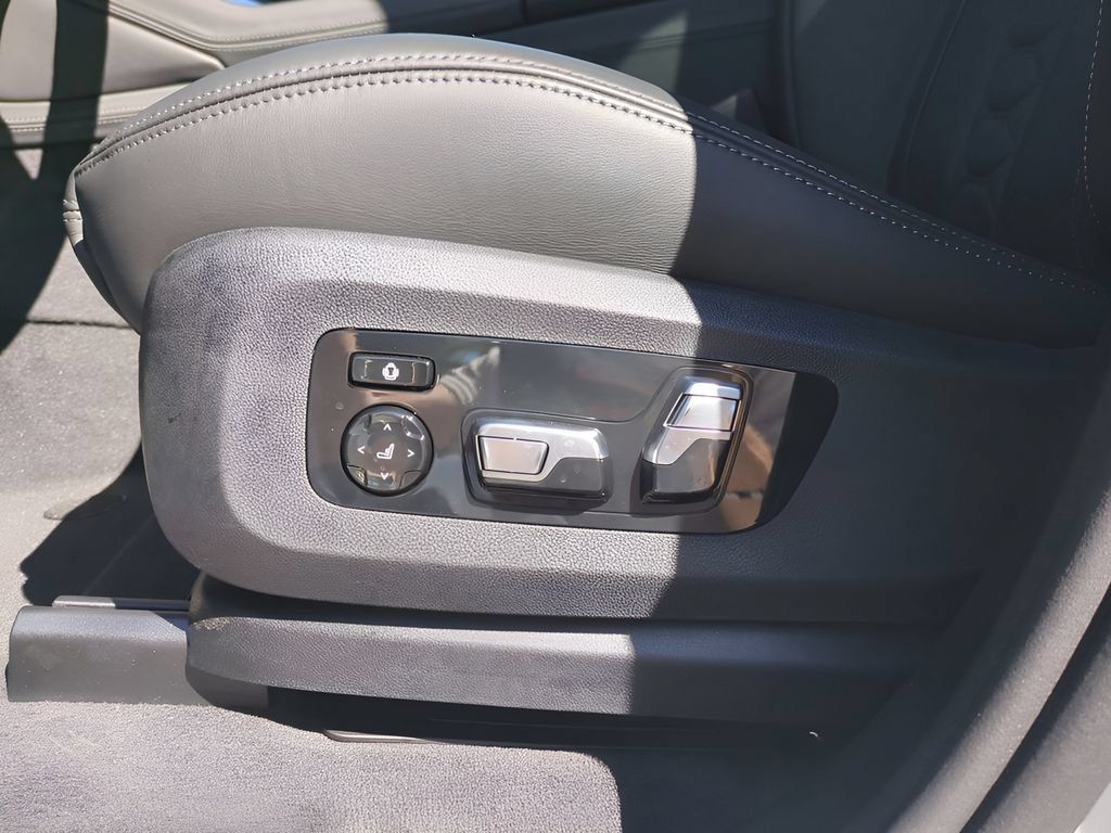 New 2026 BMW X5 M Competition w/ Executive Package AWD/4WD image 19