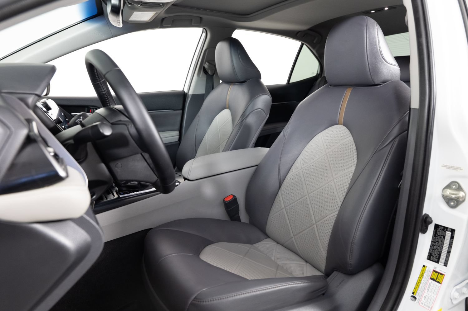 Used 2019 Toyota Camry XLE FWD image 15