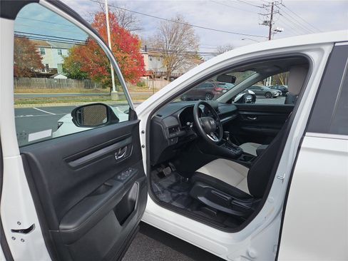 Used 2025 Honda CR-V LX image 12