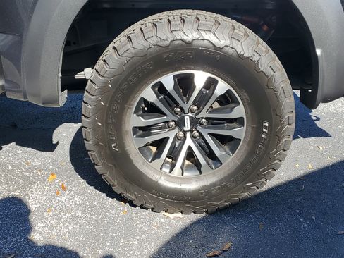 Used 2019 Ford F150 Raptor w/ Equipment Group 802A Luxury image 4