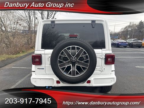 Used 2023 Jeep Wrangler Unlimited Sahara image 5