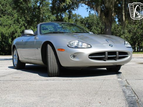 Used 1999 Jaguar XK8 Convertible image 24