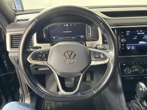 Used 2020 Volkswagen Atlas Cross Sport SEL image 16