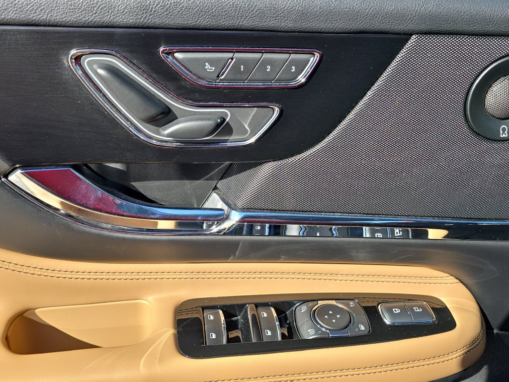Used 2020 Lincoln Corsair Reserve AWD/4WD image 31