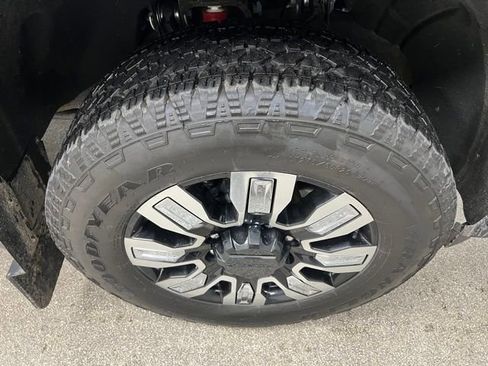 Used 2025 GMC Sierra 3500 Denali w/ Denali Reserve Package image 18