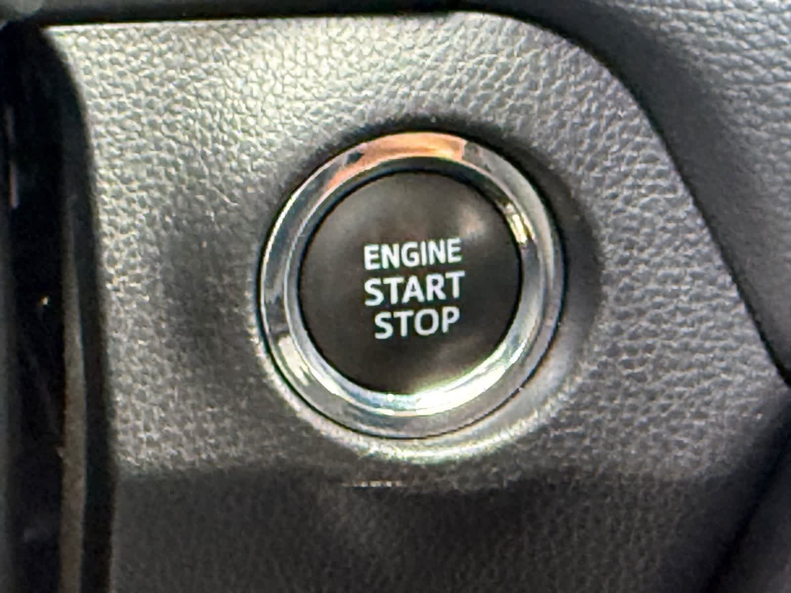 Used 2025 Toyota RAV4 XLE FWD image 26