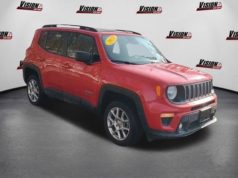 Used 2023 Jeep Renegade Latitude w/ Sun/Sound Group image 3