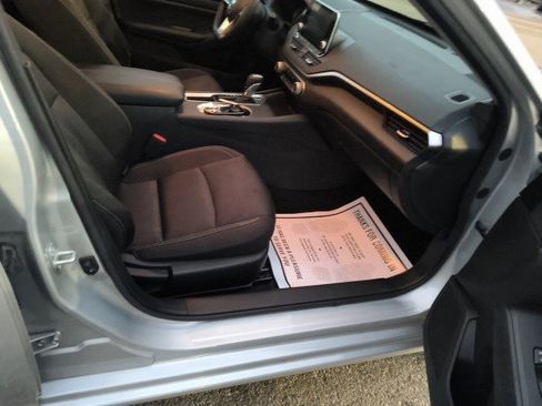 Used 2022 Nissan Altima 2.5 SV image 18