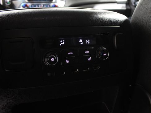 Used 2020 Chevrolet Suburban Premier image 27